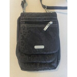 Baggallini Black Cheetah Print Small Travel Crossbody‎ Many Pockets And Flaps